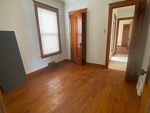 4th image of 5508 N Marmora Ave