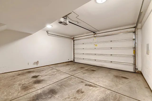 2100 N Clay St — Photo 29