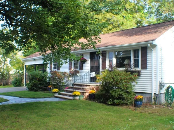 10 Maple Cir, Randolph, MA 02368