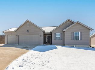 385 Spring Valley Dr, Winfield, MO 63389