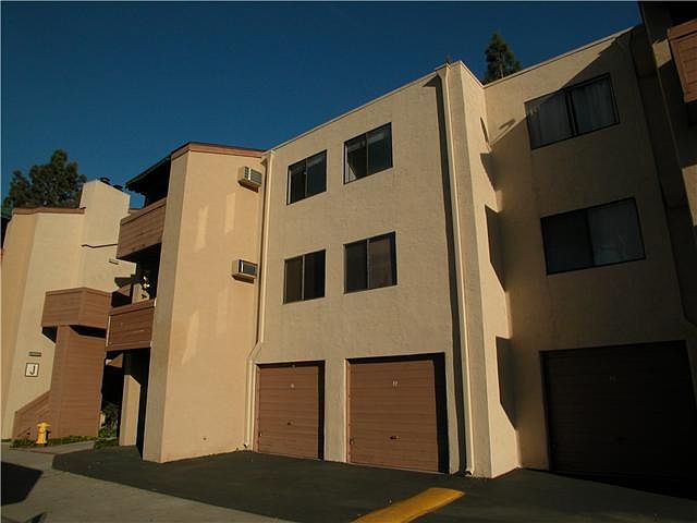 2nd image of 2920 Briarwood Rd Unit I16