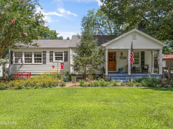 128 Lonas Dr, Maryville, TN 37803