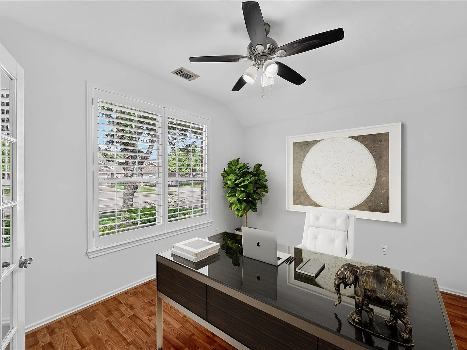 3 bed, 2.0 bath, 1828 sqft, $2,395 — Photo 3