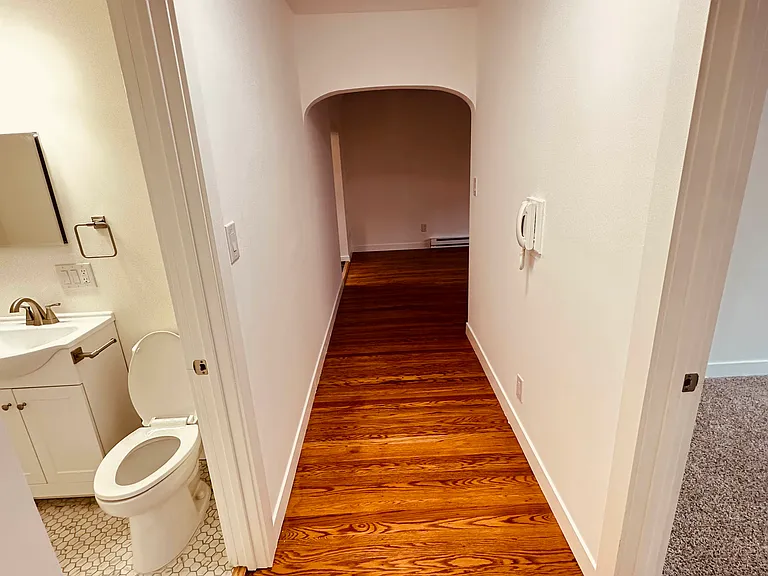 325 Summit Ave E #7 — Photo 13