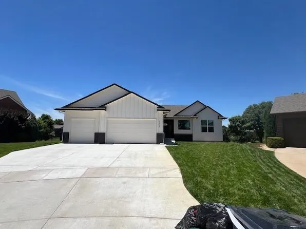 3434 N Lake Ridge Ct, Wichita, KS 67205