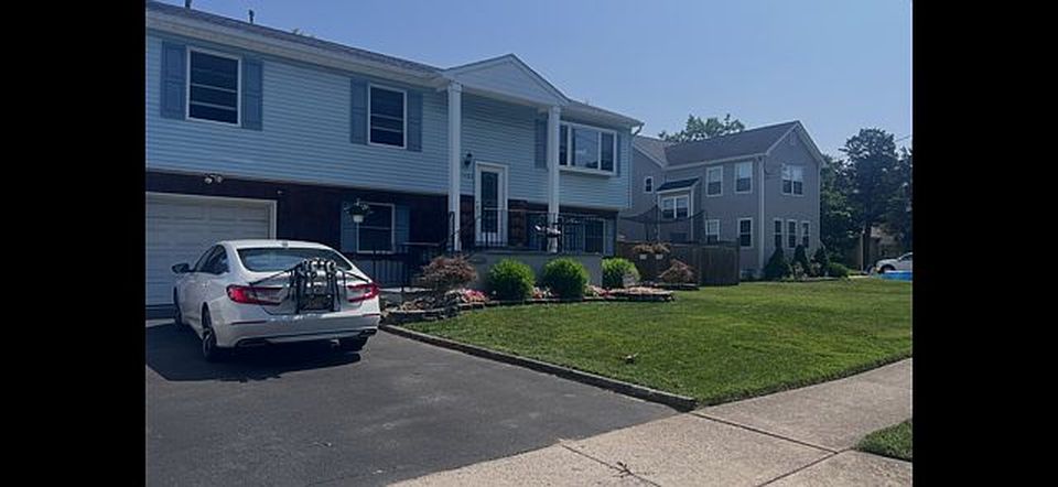 1482 Davidson Ave - Property Image