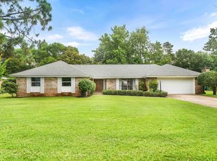 69 Country Club Rd, Shalimar, FL 32579