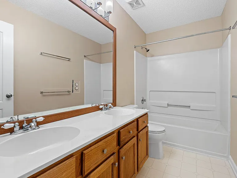 121 Haddonfield Ln — Photo 21