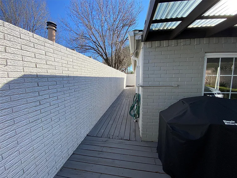 8310 Spring Wind Dr — Photo 18