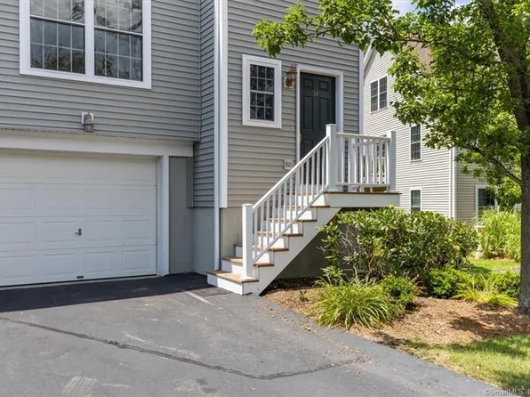 15 Freedom Way #32, East Lyme, CT 06333