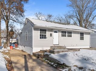 409 Caithness Rd, Saint Louis, MO 63137
