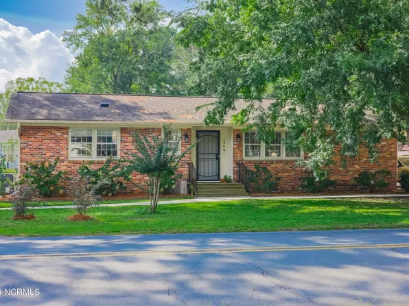 130 W Charity Road, Rose Hill, NC 28458