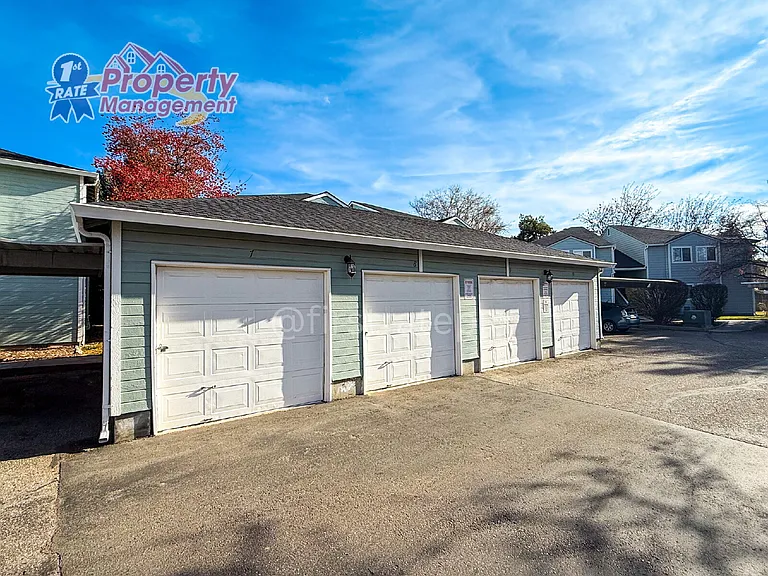 1714 S Eagleson Rd #8 — Photo 1