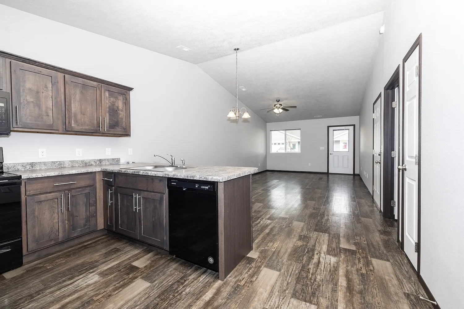 Foxtail Creek Townhomes — Photo 2
