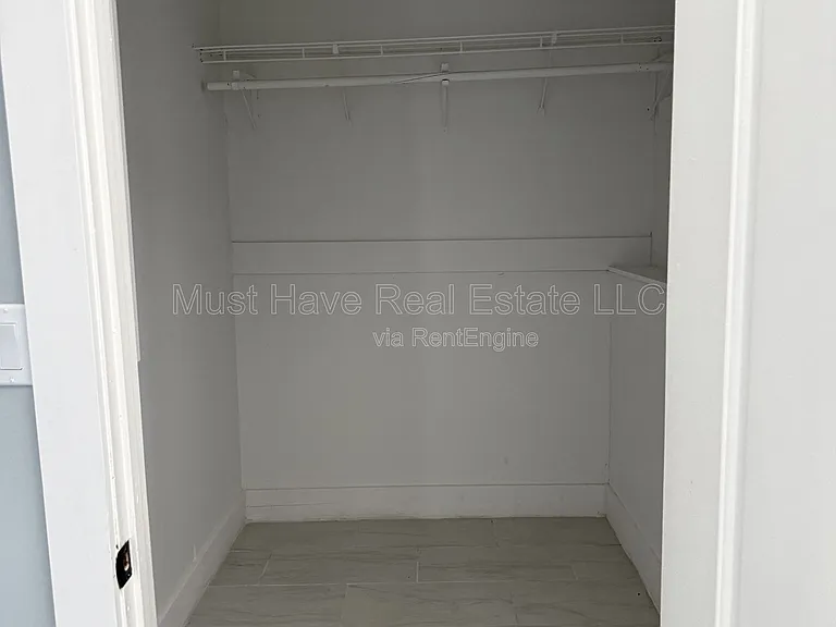 404 W Main St #B — Photo 6
