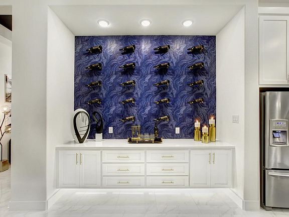 The Lauren II Wine Bar