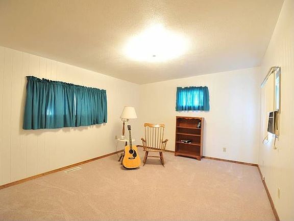 5th image of 614 Barclay Hills Dr