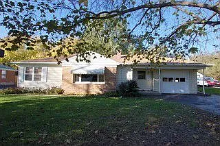 521 Barrington Ave photo 1
