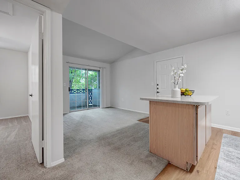 La Calera Apartments — Photo 9