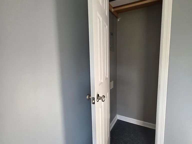 170 Manchester Dr — Photo 4