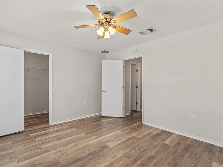 5825 Silver Screen Dr — Photo 23