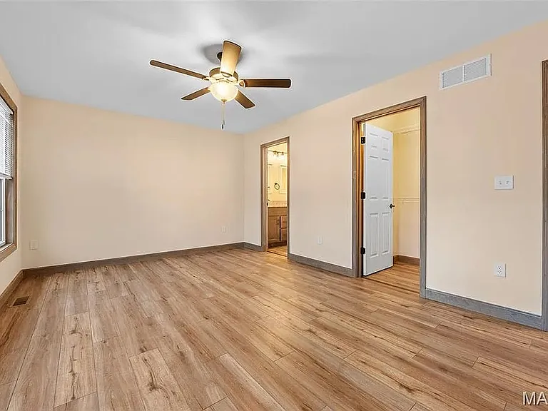3605 Justine Dr — Photo 27