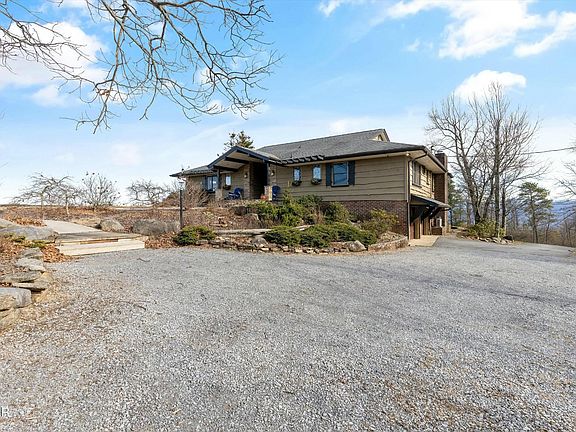 4th image of 3060 Tower Rd
