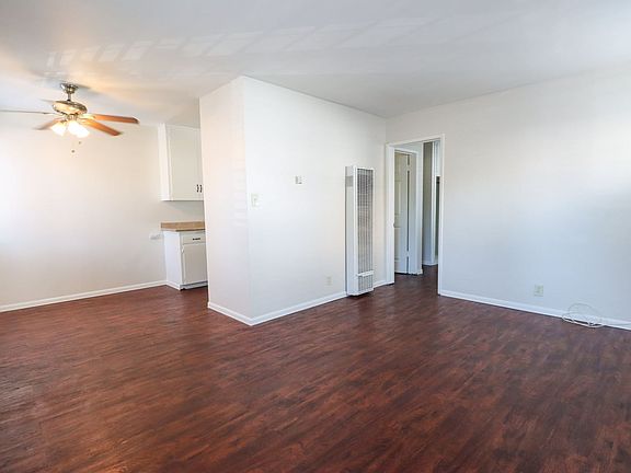 3rd image of 913 W 19th St #B
