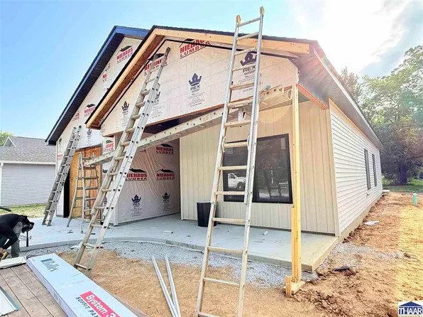 1480 S 16th St, Terre Haute, IN 47803