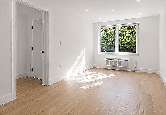 4th image of 175 Rochester Ave #4D