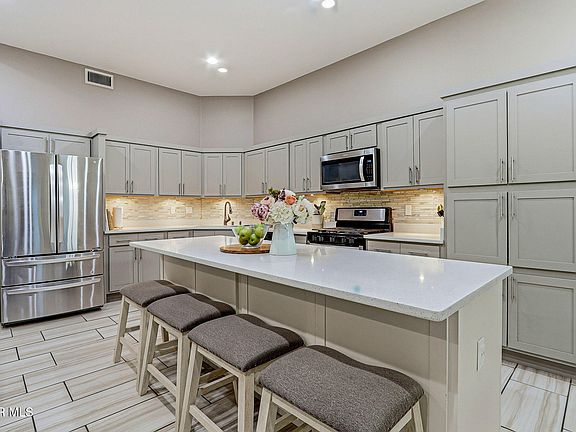 5th image of 901 Felton Pl