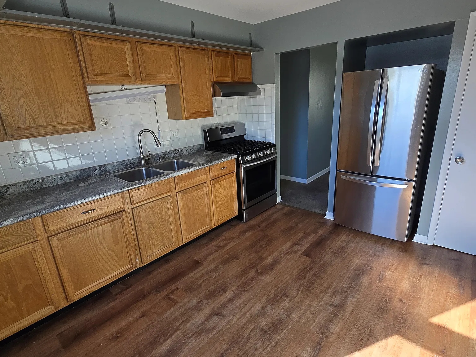 Morgan Heights Neighborhood Apartment for Rent — Photo 4