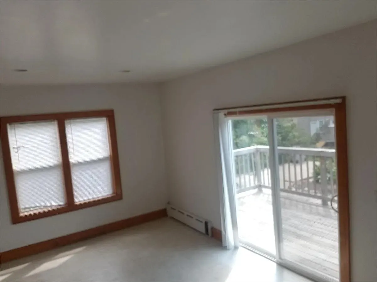 3 bed, 1300 sqft, $1,650 — Photo 3