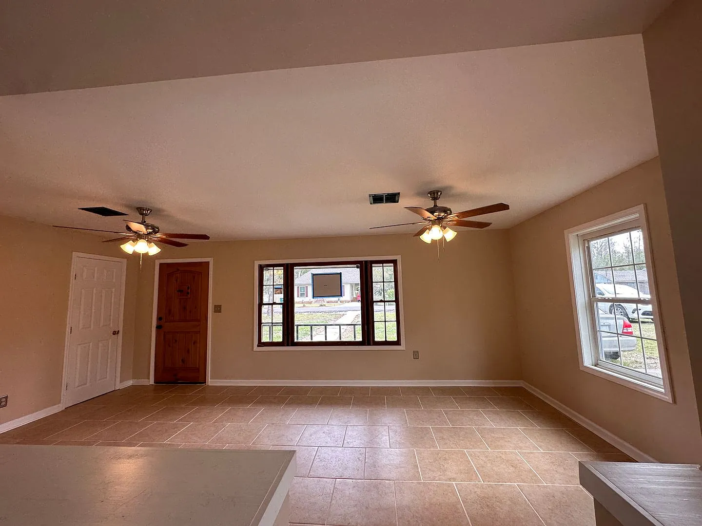 Remodeled 3/2! — Photo 2