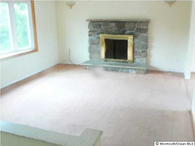 2nd image of 366 Lake Shore Dr