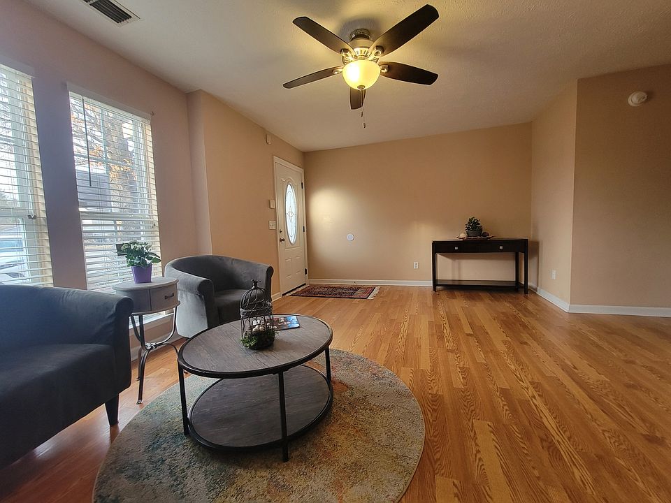 1st image of 405 Jonquil Ct