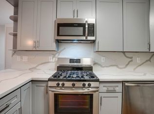 $99 Move In Special! (OAC) Stunning 3Bd/2Ba Near USC and Across from BMO Stadium!, Los Angeles, CA 90037