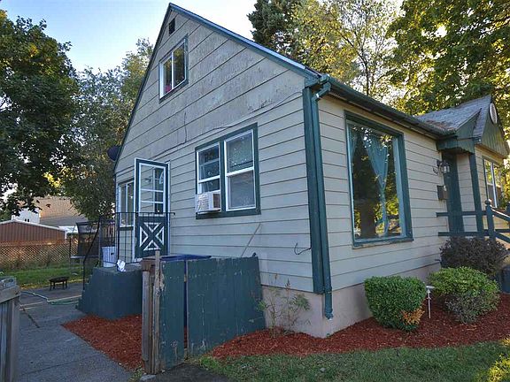 3rd image of 1624 E Rockwell Ave