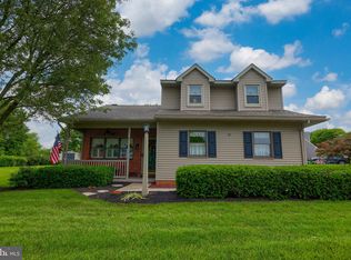 12 Hallmark Dr, Lititz, PA 17543