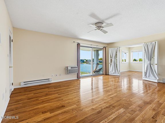 5th image of 51 Valentine Street #6B