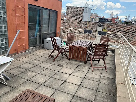Rented by Marc Alloul, LREB | media 10