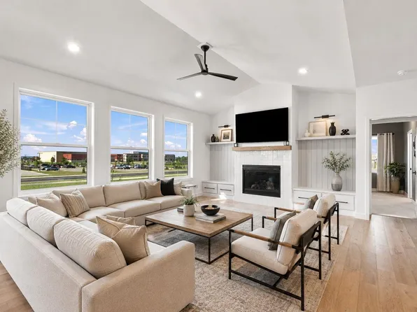 1314 Spahn Dr, Waunakee, WI 53597