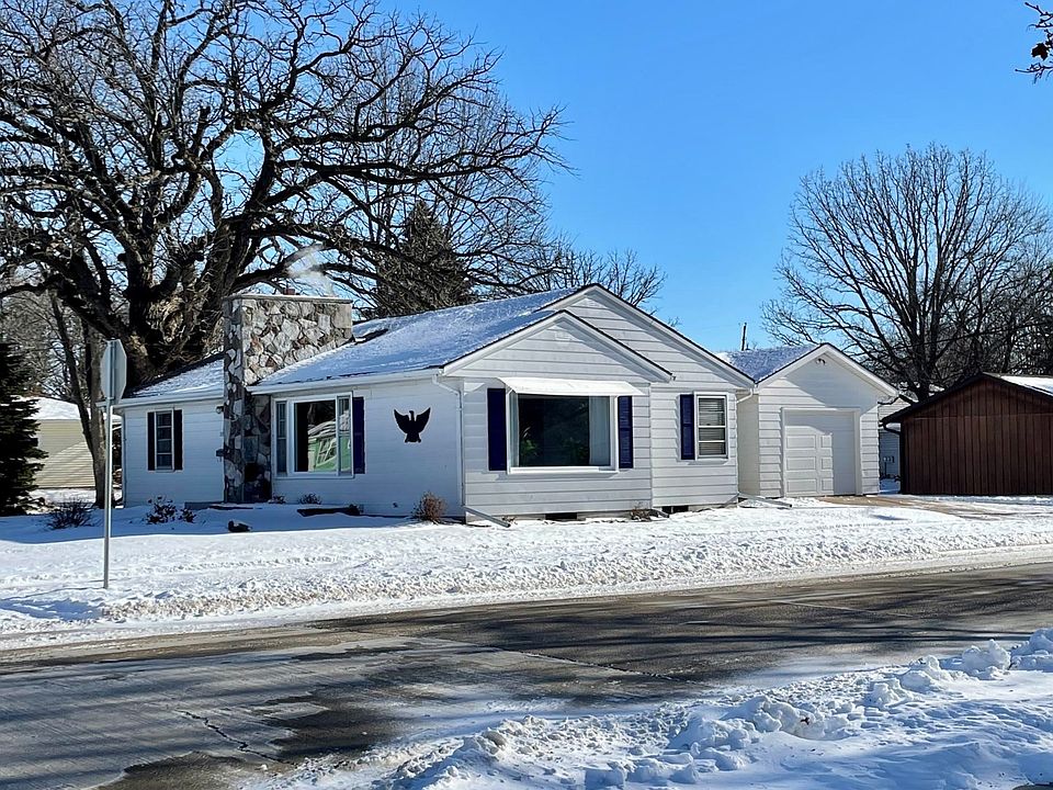 1st image of 1055 Coolidge Ave