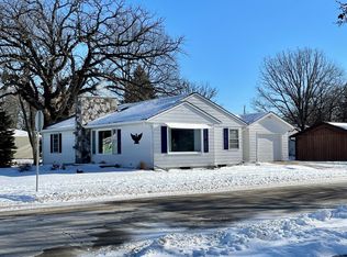 1055 Coolidge Ave, Oshkosh, WI 54902