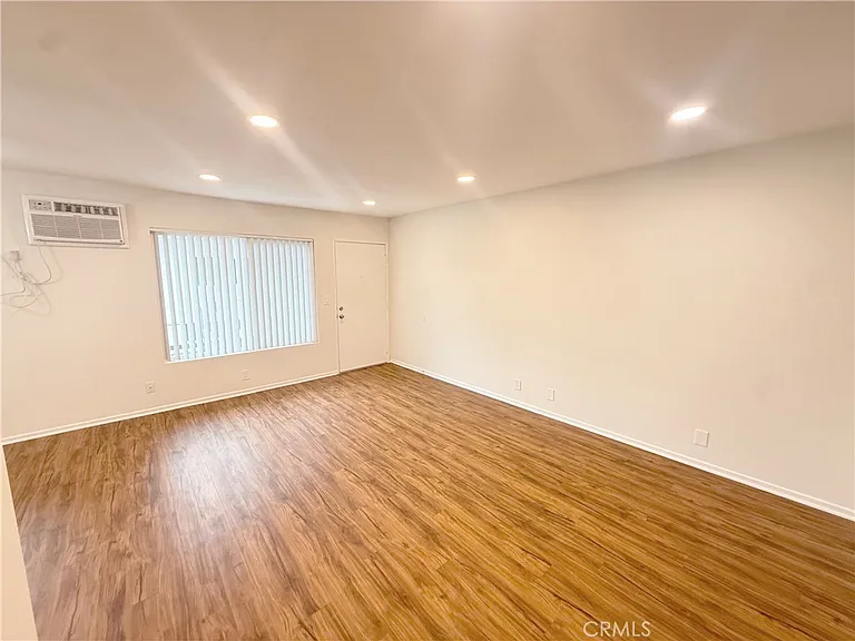 919 E Acacia Ave #R — Photo 5