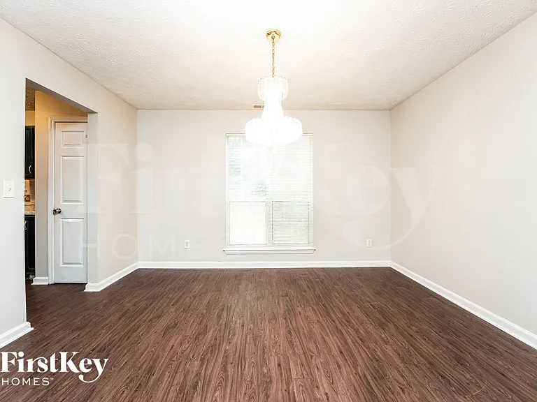 7166 Stonebrook Ln — Photo 5