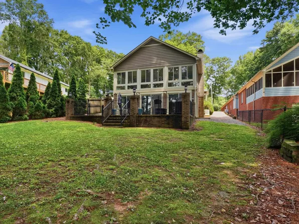 1335 Point Of Pnes, Guntersville, AL 35976