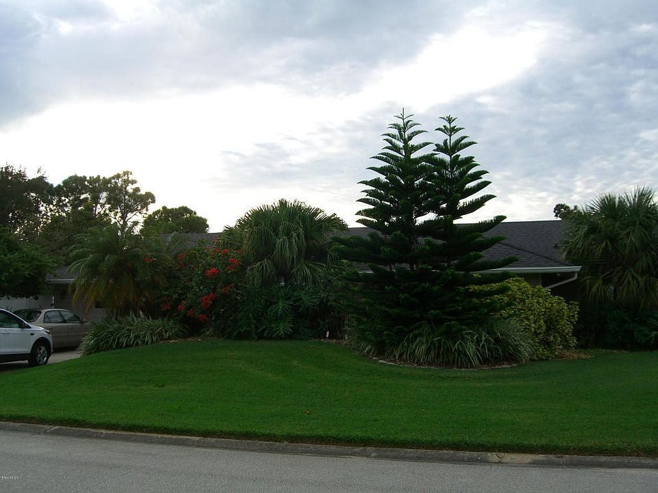 1st image of 492 Crystal Lake Dr