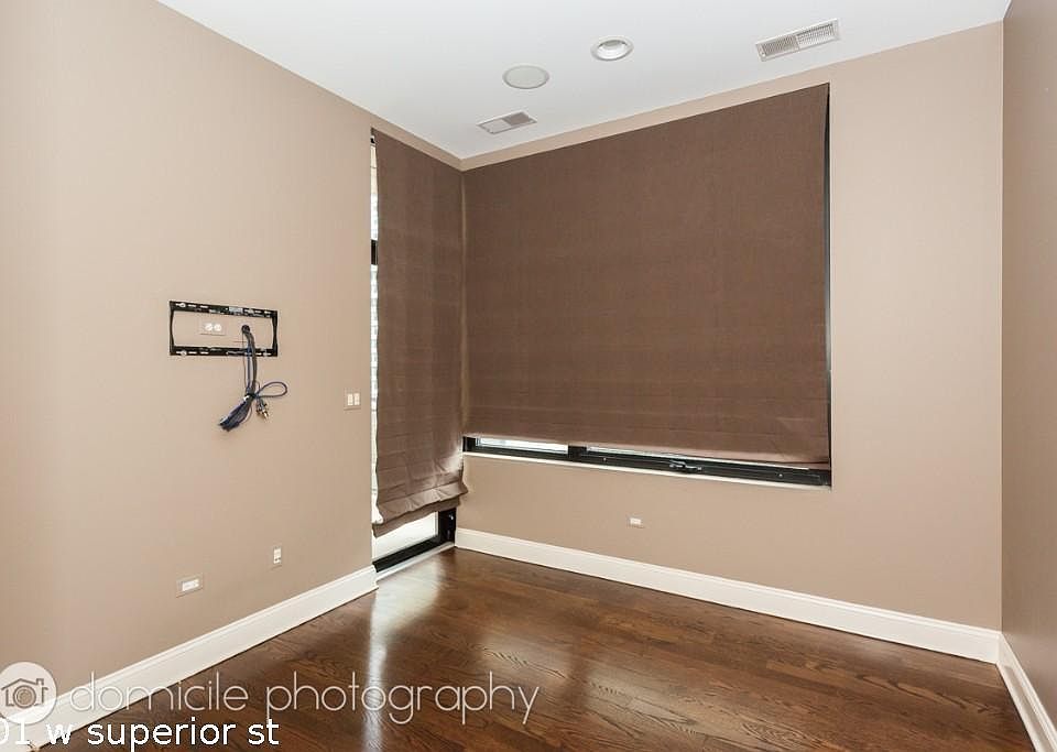 1st image of 101 W Superior St #1217
