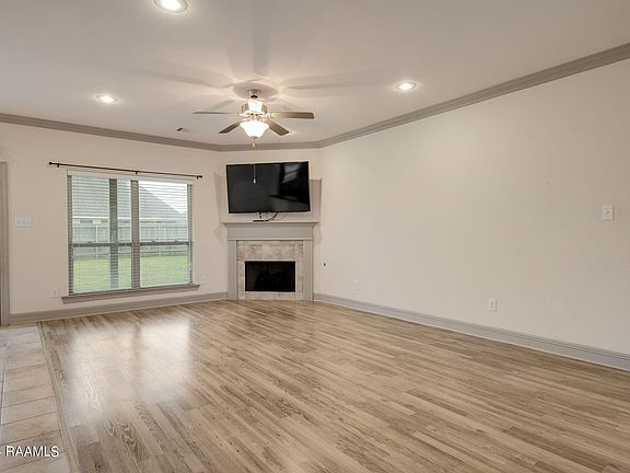 5th image of 322 Forest Grove Dr